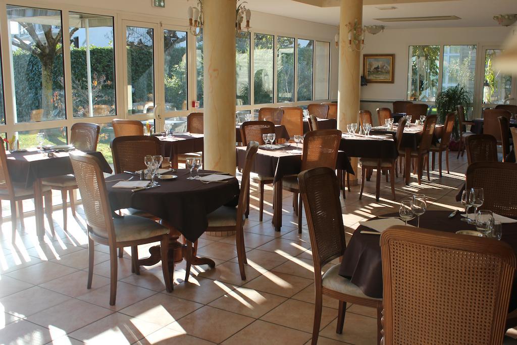 Logis Hotel Les Cimes Argelès-Gazost Eksteriør billede