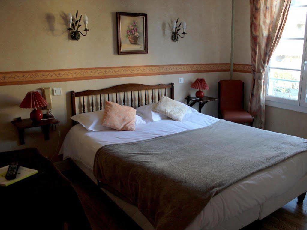 Logis Hotel Les Cimes Argelès-Gazost Eksteriør billede